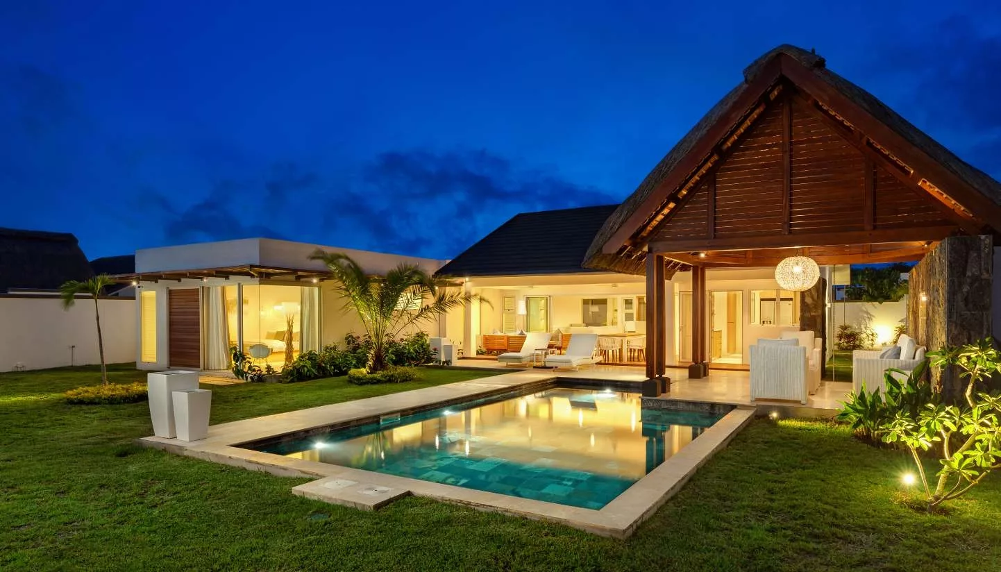 Villa de luxe supérieure avec piscine privée, trois chambres doubles, et espace spacieux à Grand Baie, Île Maurice