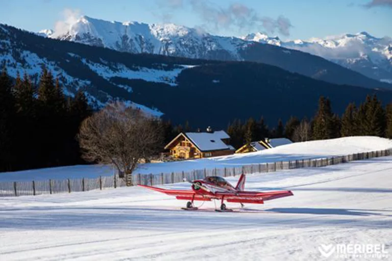 Station de ski renommée, Méribel offre un accès privilégié aux 3 Vallées, le plus grand domaine skiable du monde. Découvrez des pistes de ski pour tous niveaux et profitez d'un large choix d'activités hivernales dans un cadre naturel enchanteur.