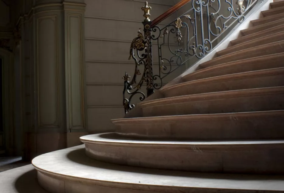 L'art de vivre raffiné à l'île Maurice. Laissez Alternative Destinations s'occuper de tout, de l'entretien méticuleux de votre propriété à la gestion administrative, pour une tranquillité d'esprit totale.