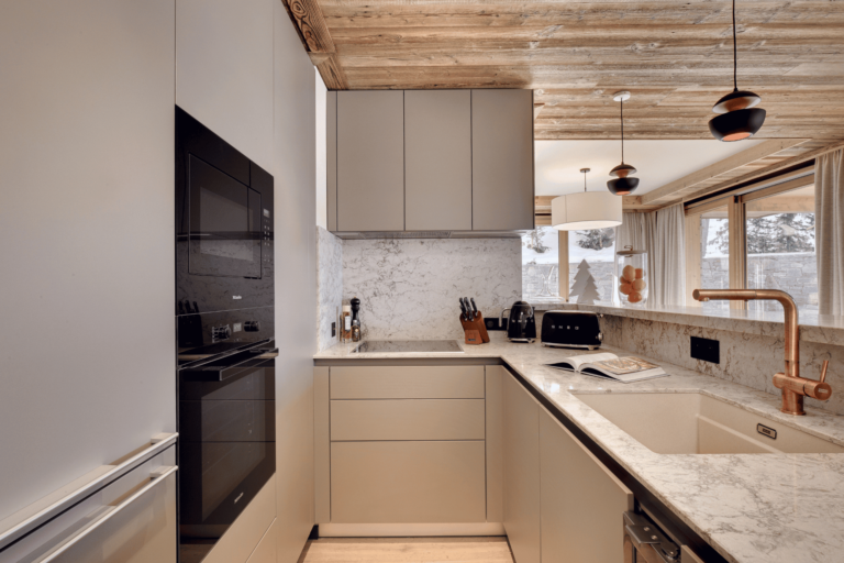 65266cca1b5acee268ae3837_STELLA002