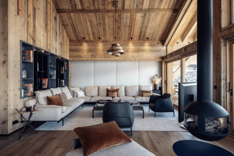 6527e47ddd6dc6d3e2b41628_LUNA (5)